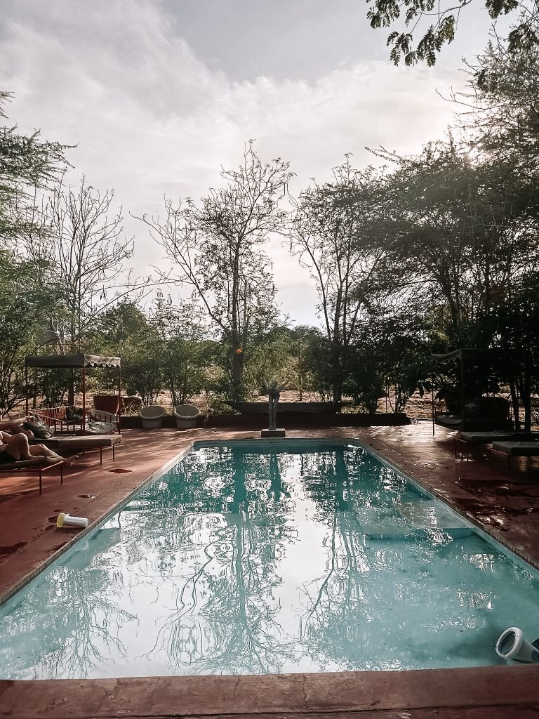 Zwembad aan camping Botswana